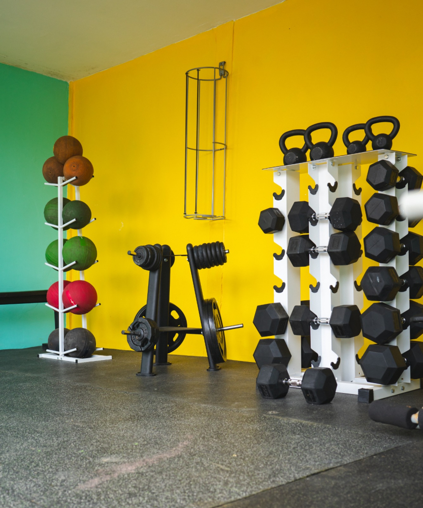 Balones medicinales en gimnasio de sede Sportí